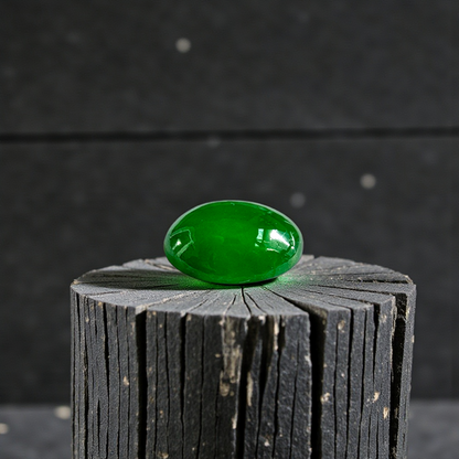 Certified MADE IN JAPAN 1.175 cts. Bright Imperial Green Burmese A-Jadeite Oval Cabochon Loose Stone LS28