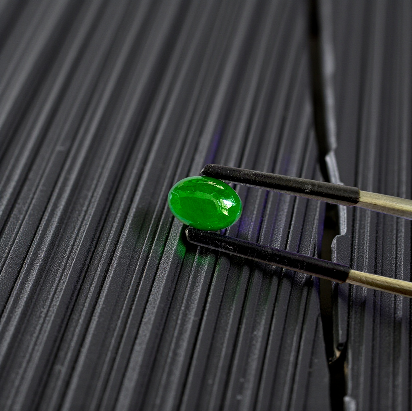 Certified MADE IN JAPAN 1.538 cts. Deep Imperial Green Burmese A-Jadeite Oval Cabochon Loose Stone LS29