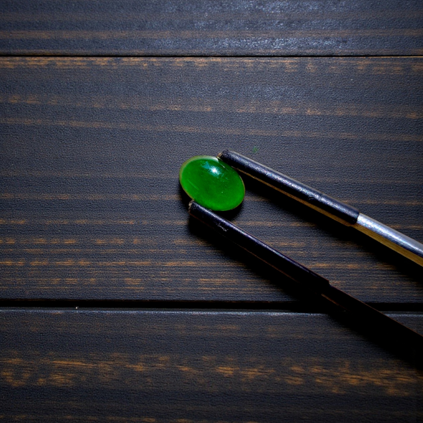 Certified MADE IN JAPAN 1.538 cts. Deep Imperial Green Burmese A-Jadeite Oval Cabochon Loose Stone LS29