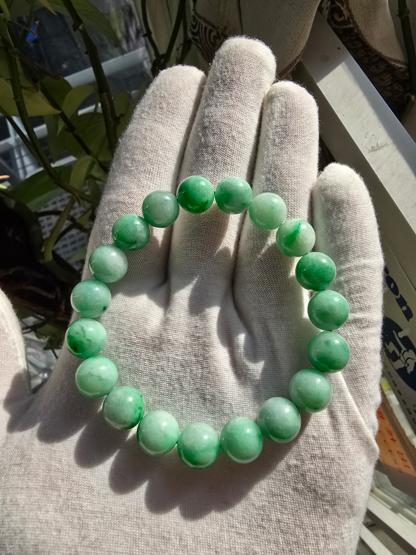 Certified Japanese Bright Green Burmese A-Jade Beaded Bracelet (MADE IN JAPAN) (10.50 mm Each x 19 beads) 05043