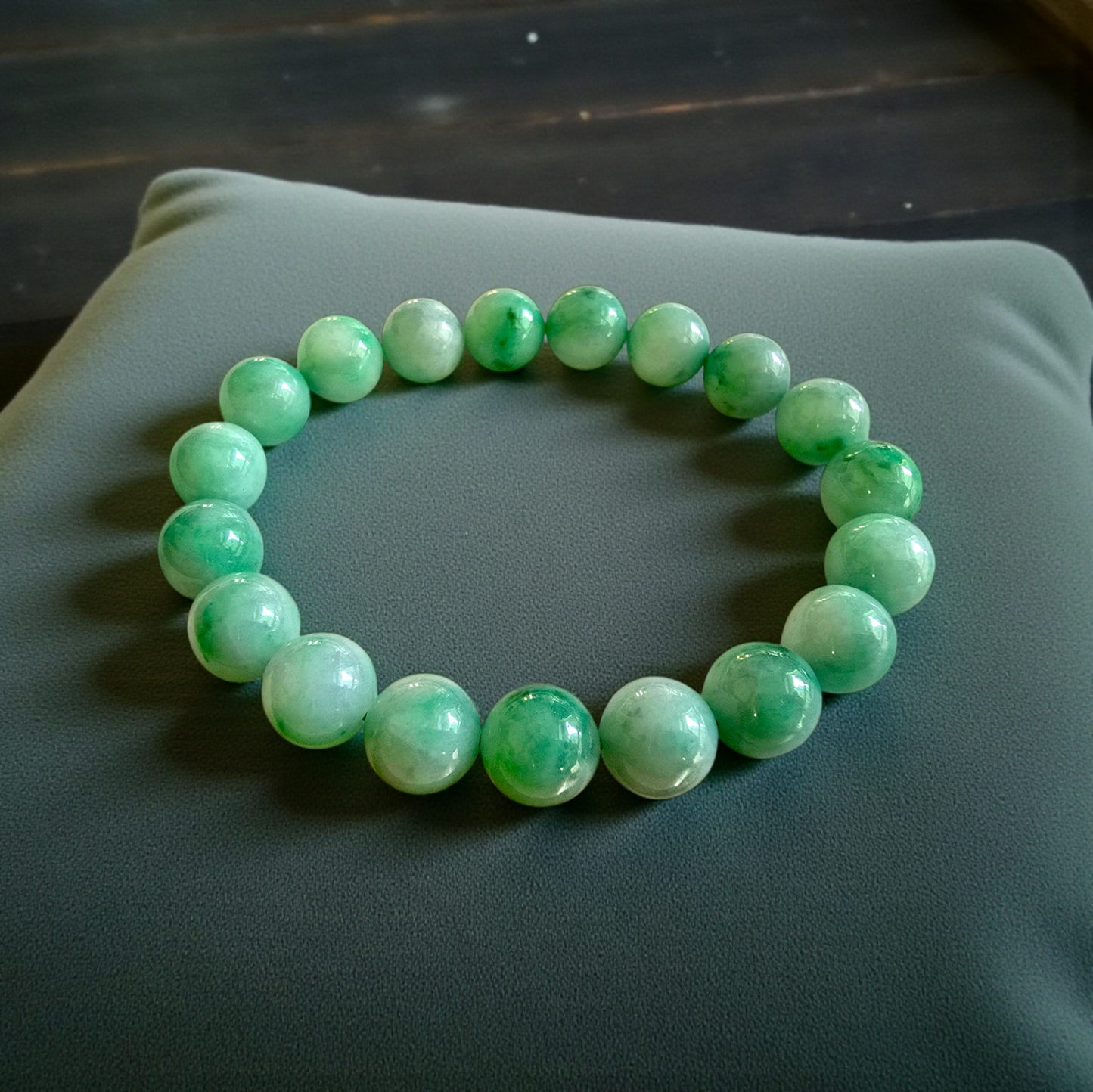 Certified Japanese Bright Green Burmese A-Jade Beaded Bracelet (MADE IN JAPAN) (10.50 mm Each x 19 beads) 05043