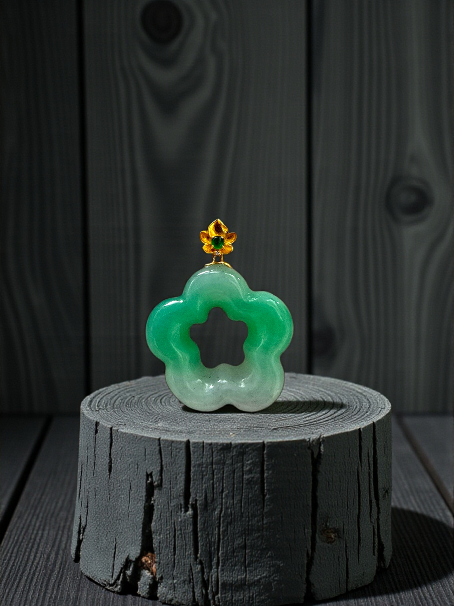 Royal Bauhinia Flower Burmese A-Jadeite 20mm Charm Pendant (with 18K Yellow Gold) - Certified