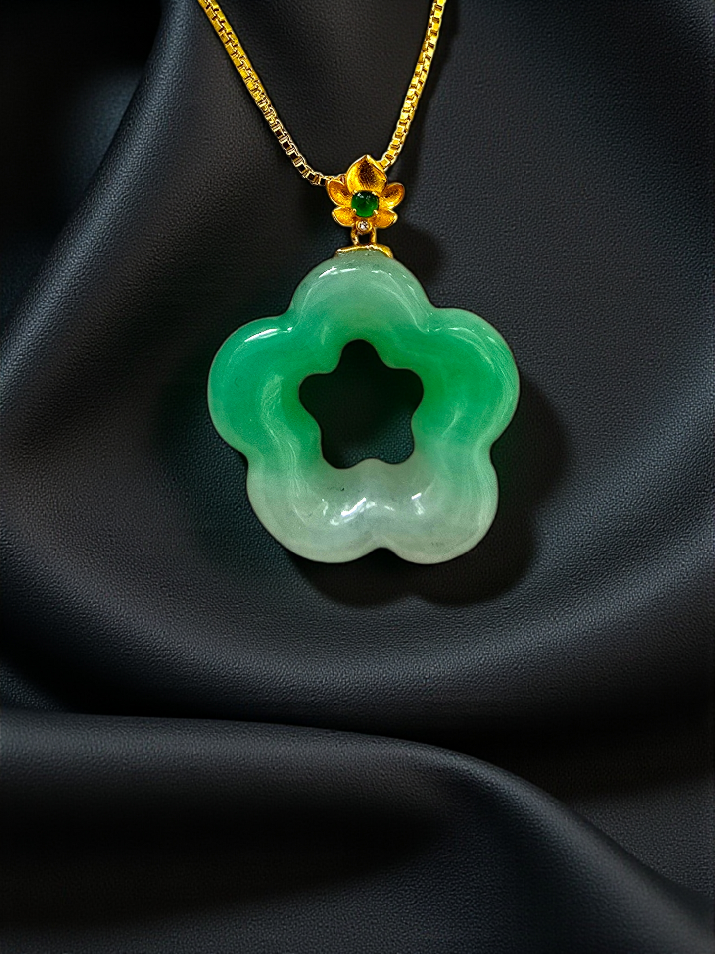 Royal Bauhinia Flower Burmese A-Jadeite 20mm Charm Pendant (with 18K Yellow Gold) - Certified