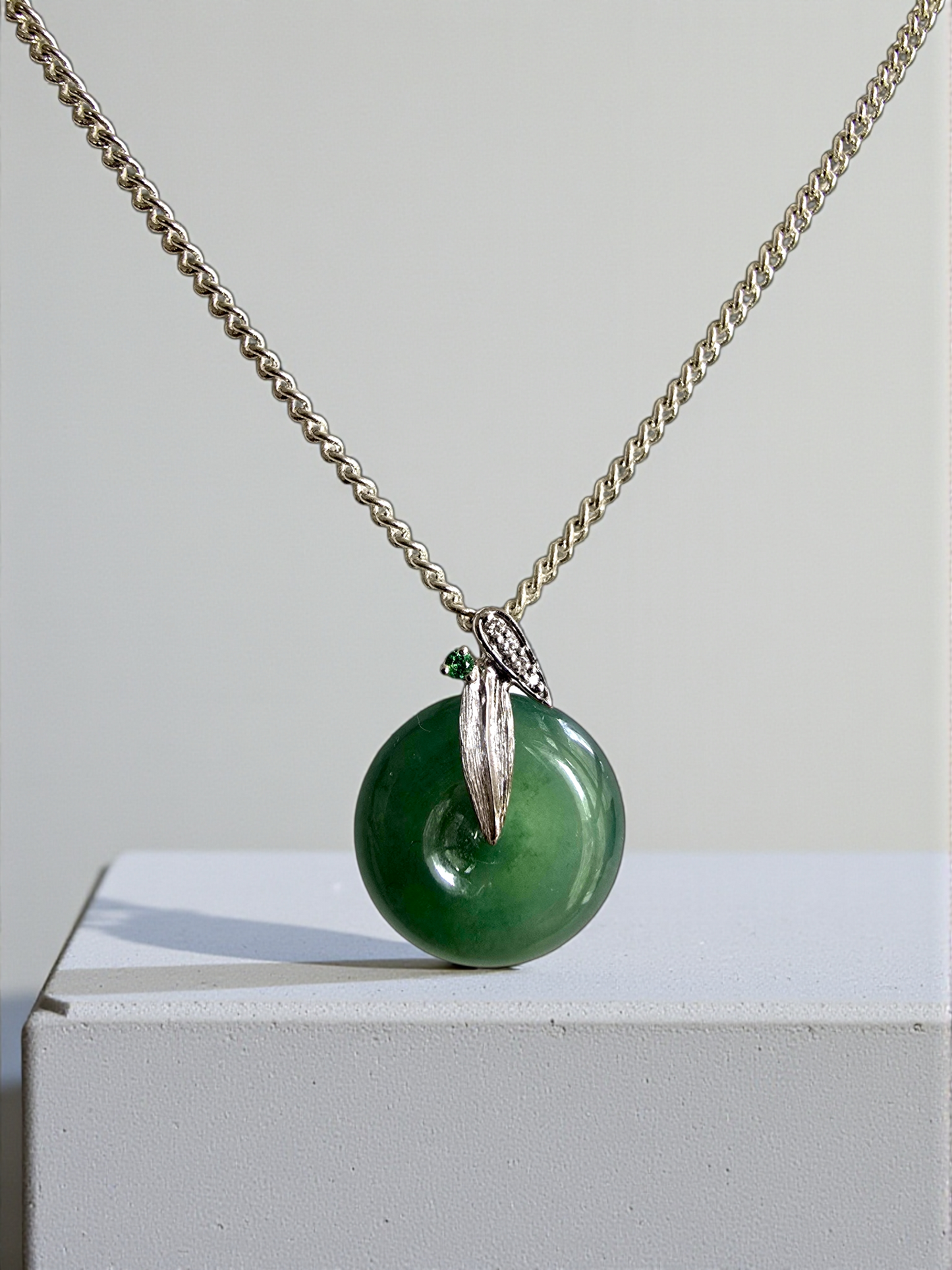 Niseko Round Burmese A-Jadeite 15.00 mm Donut Charm Pendant (with 18K White Gold and White Diamonds) - Certified