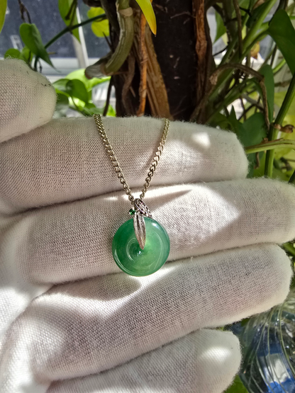 Niseko Round Burmese A-Jadeite 15.00 mm Donut Charm Pendant (with 18K White Gold and White Diamonds) - Certified