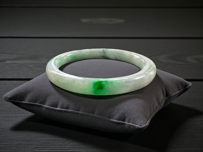 Earth's (MADE IN JAPAN) Burmese Green A-Jade Round Bangle Bracelet - Certified 08833