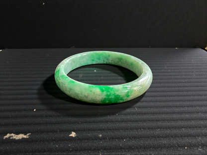 Earth's (MADE IN JAPAN) Burmese Green A-Jade Round Bangle Bracelet - Certified 08834