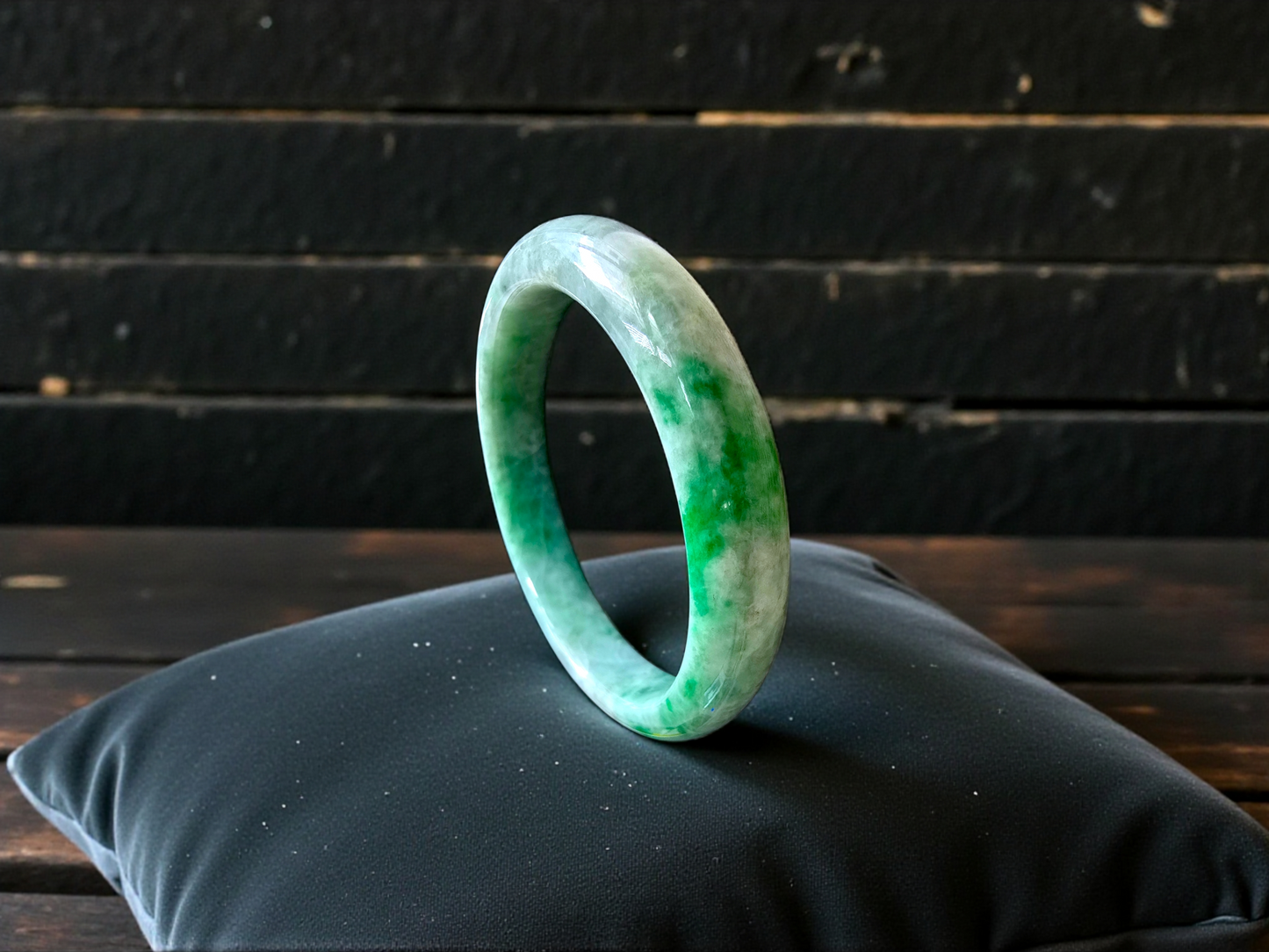 Earth's (MADE IN JAPAN) Burmese Green A-Jade Round Bangle Bracelet - Certified 08834