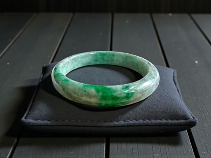 Earth's (MADE IN JAPAN) Burmese Green A-Jade Round Bangle Bracelet - Certified 08834