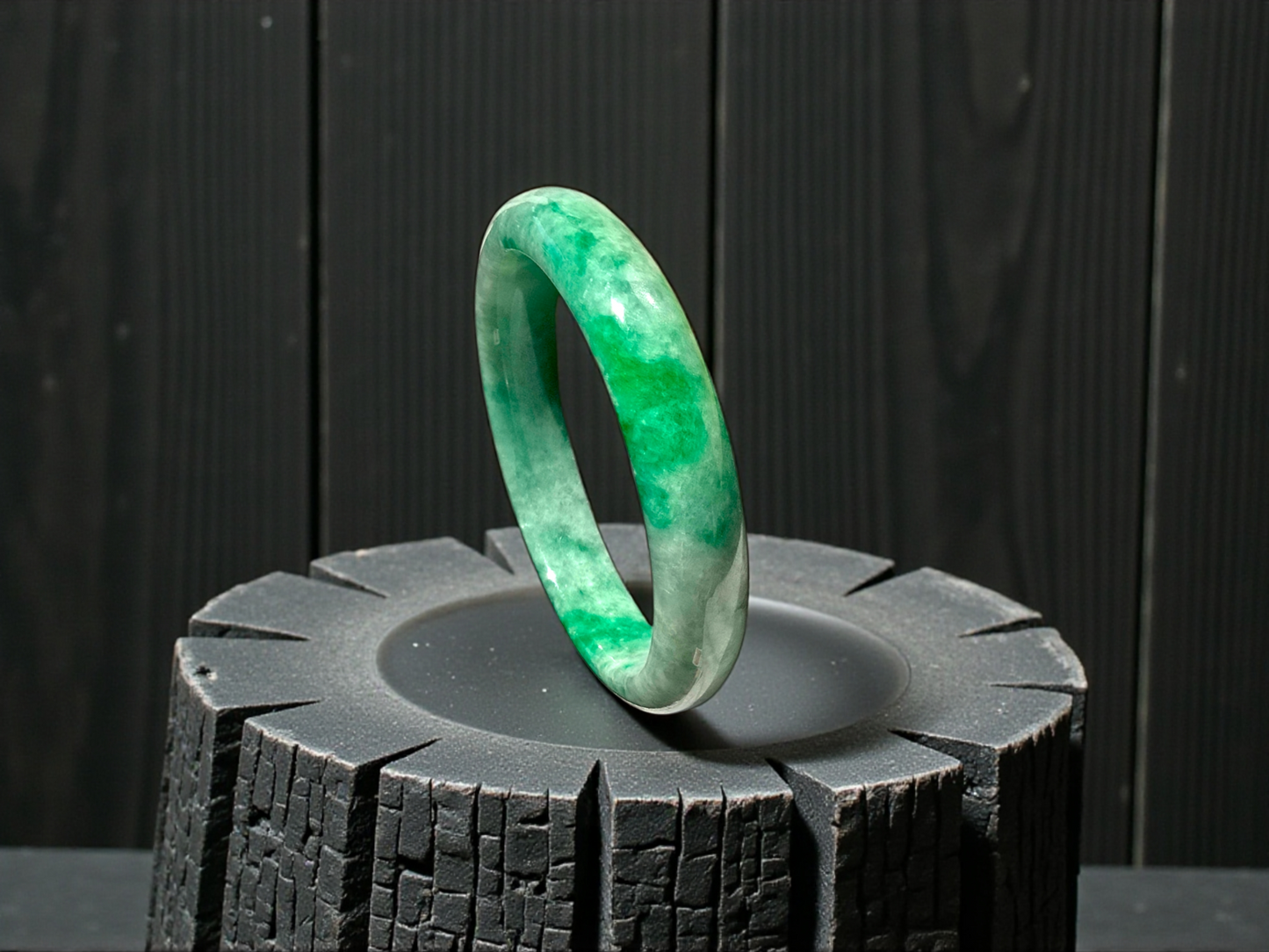 Earth's (MADE IN JAPAN) Burmese Green A-Jade Round Bangle Bracelet - Certified 08835