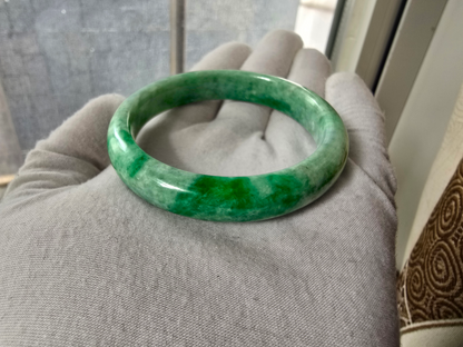 Earth's (MADE IN JAPAN) Burmese Green A-Jade Round Bangle Bracelet - Certified 08836