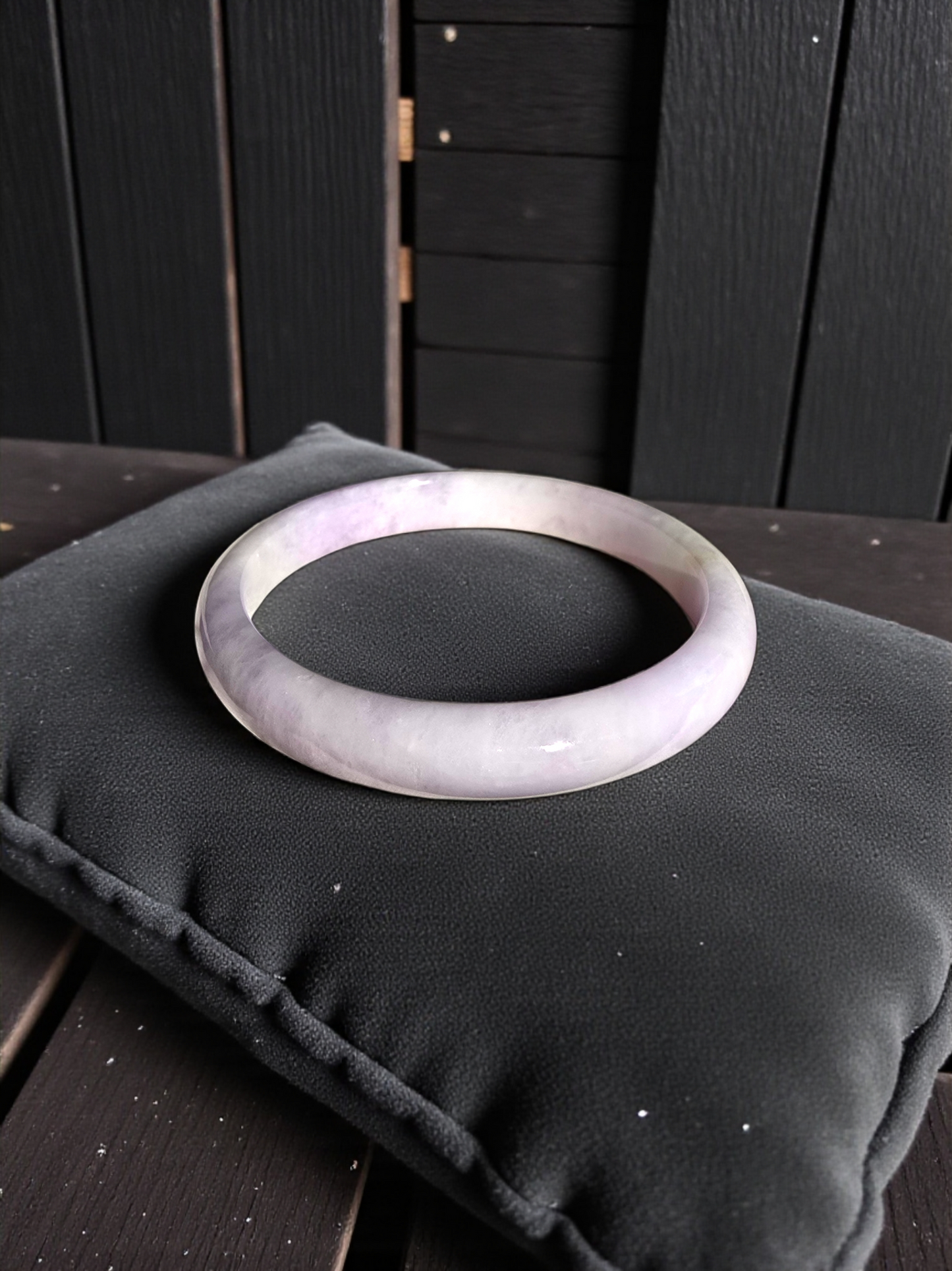 Earth's (MADE IN JAPAN) Burmese Pale Lavender A-Jade Round Bangle Bracelet - Certified 08838