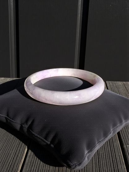 Earth's (MADE IN JAPAN) Burmese Pale Lavender A-Jade Round Bangle Bracelet - Certified 08838