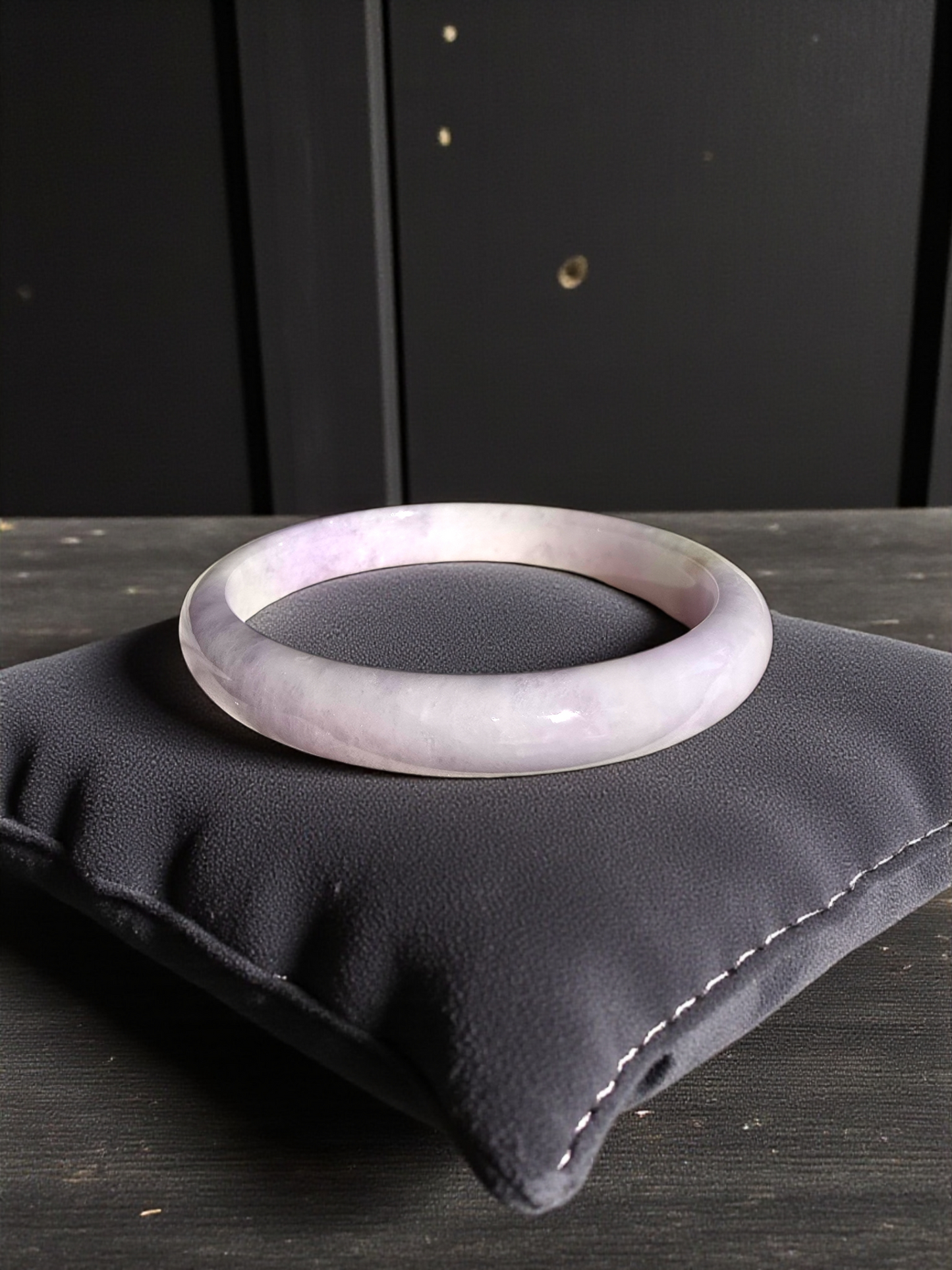 Earth's (MADE IN JAPAN) Burmese Pale Lavender A-Jade Round Bangle Bracelet - Certified 08838