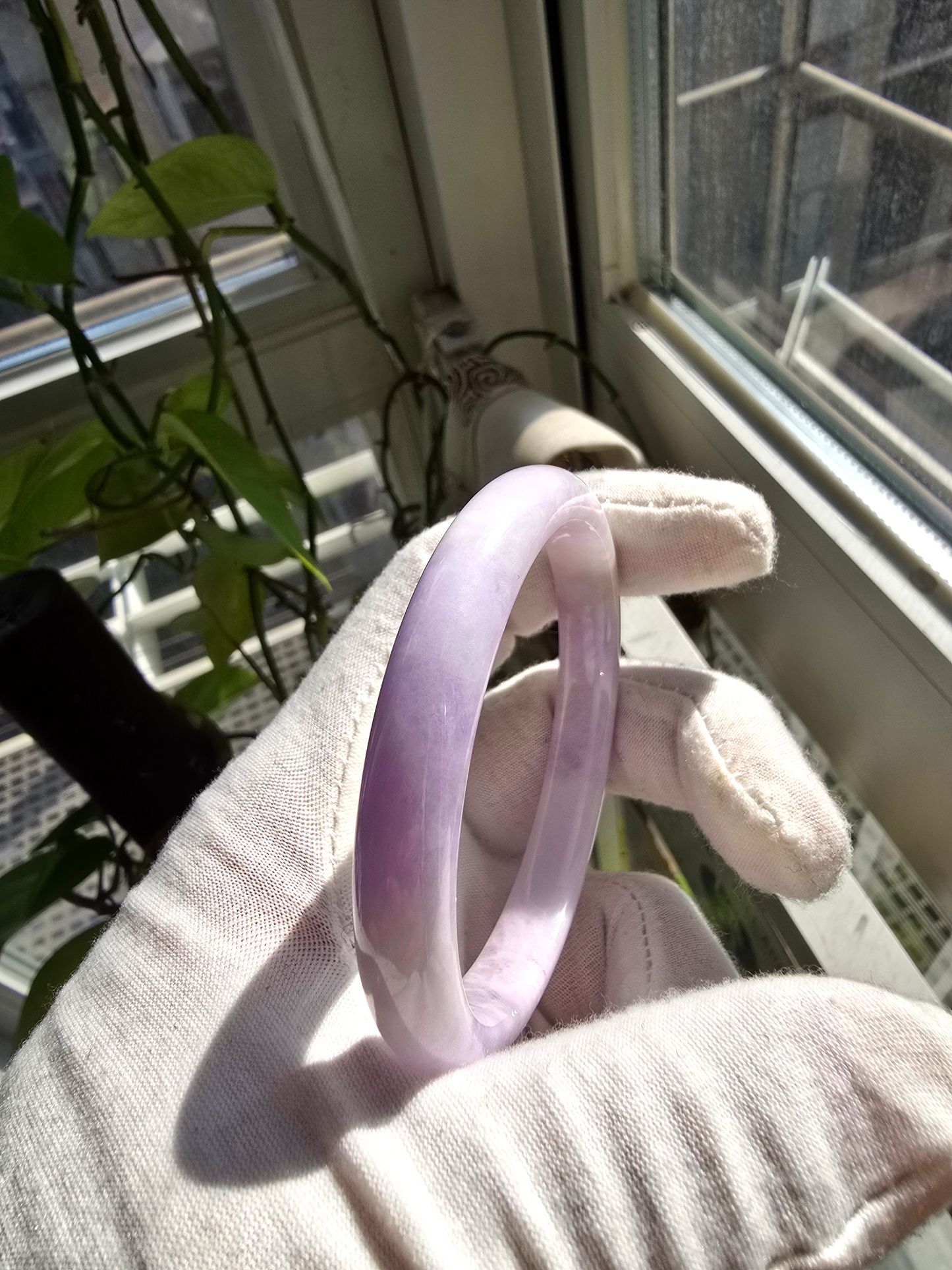 Earth's (MADE IN JAPAN) Burmese Pale Lavender A-Jade Round Bangle Bracelet - Certified 08838