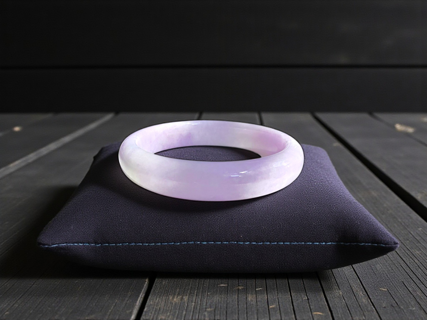 Earth's (MADE IN JAPAN) Burmese Lavender A-Jade Round Bangle Bracelet - Certified 08839