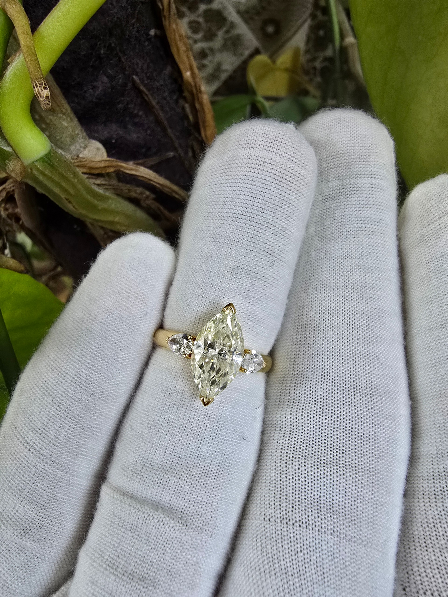 Kobayashi 2.53 cts. Natural Marquise Diamond Cocktail Ring, with Natural Pear Shaped White Diamonds, and 18K Yellow Gold - GIA Certified -R8