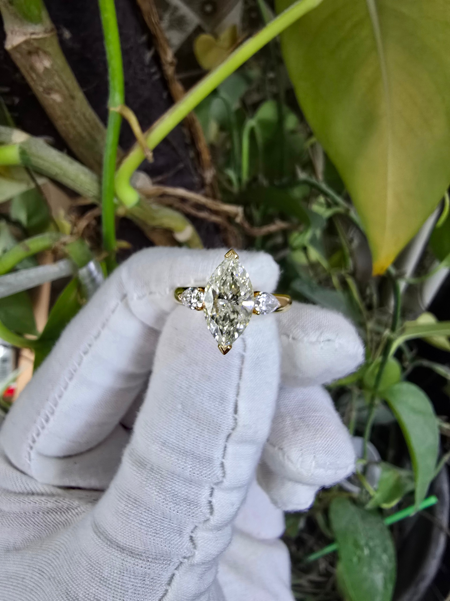 Kobayashi 2.53 cts. Natural Marquise Diamond Cocktail Ring, with Natural Pear Shaped White Diamonds, and 18K Yellow Gold - GIA Certified -R8