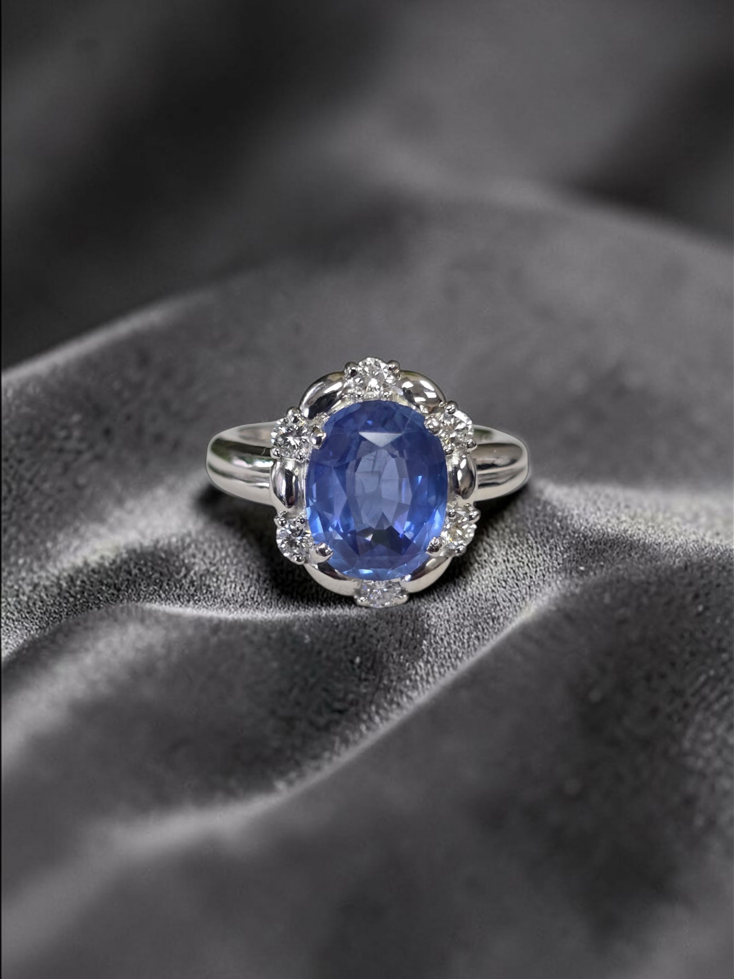 Toyohashi MADE IN JAPAN Certified Oval Shaped 3.17 cts. Cornflower Blue Sapphire Ring with Platinum 900 and White Diamonds Size US5 - R10