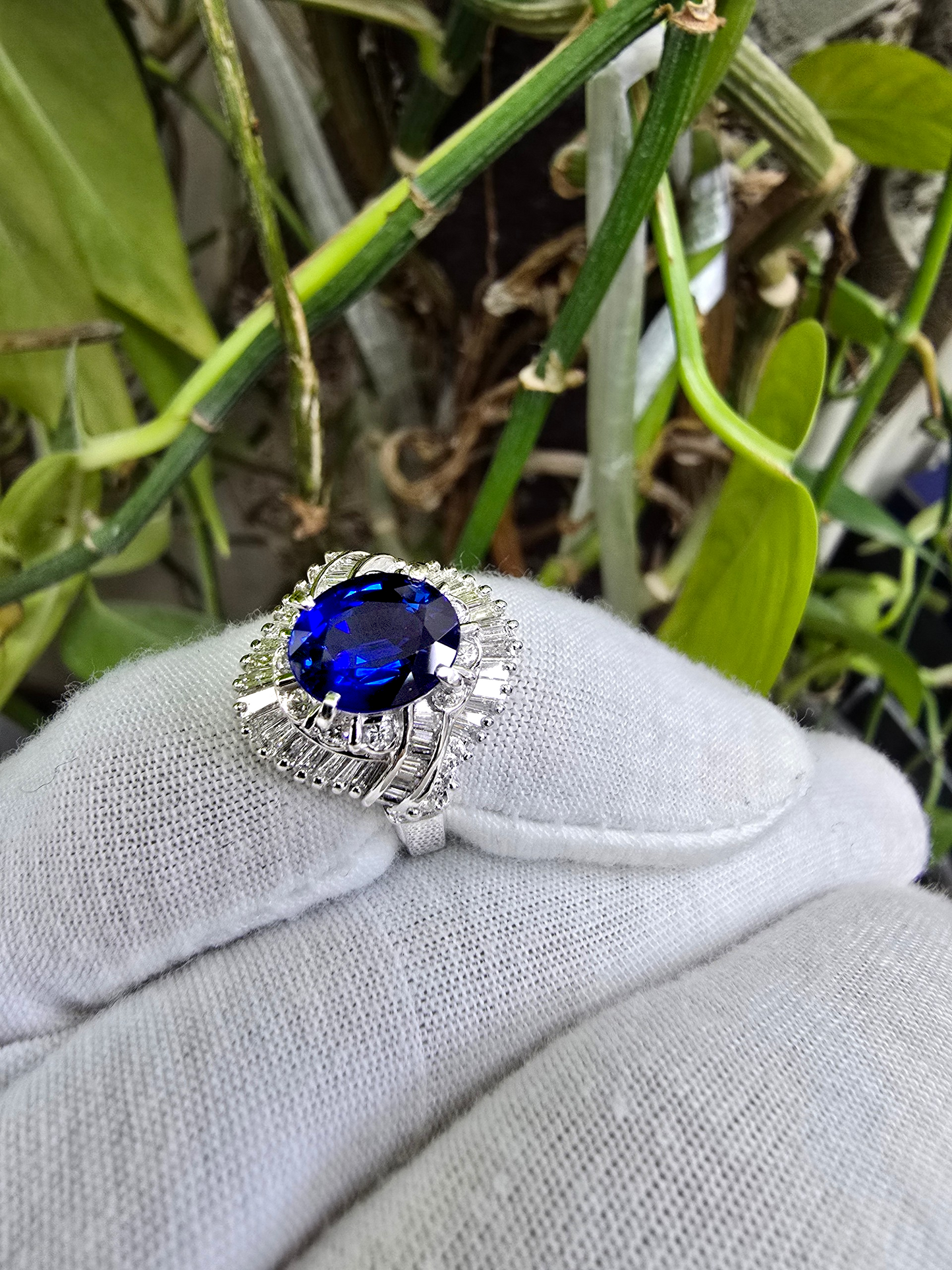 Okazaki MADE IN JAPAN Certified Oval Shaped 2.72 cts. Natural Royal Blue Sapphire Ring with Platinum 900 and White Diamonds Size US5  - R11