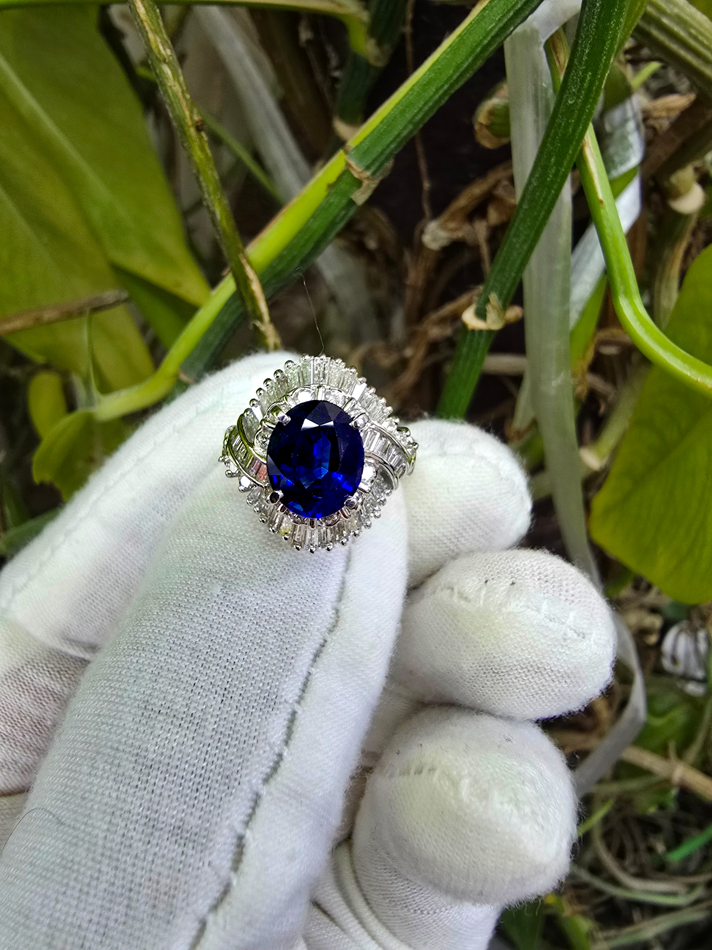 Okazaki MADE IN JAPAN Certified Oval Shaped 2.72 cts. Natural Royal Blue Sapphire Ring with Platinum 900 and White Diamonds Size US5  - R11