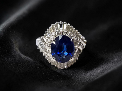 Okazaki MADE IN JAPAN Certified Oval Shaped 2.72 cts. Natural Royal Blue Sapphire Ring with Platinum 900 and White Diamonds Size US5  - R11