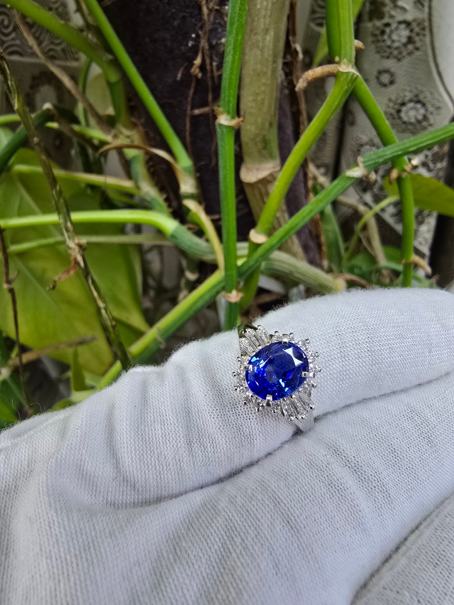 Ichinomiya MADE IN JAPAN Certified Oval Shaped 1.93 cts. Natural Blue Sapphire Ring with Platinum 900 and White Diamonds Size US6.5  - R12