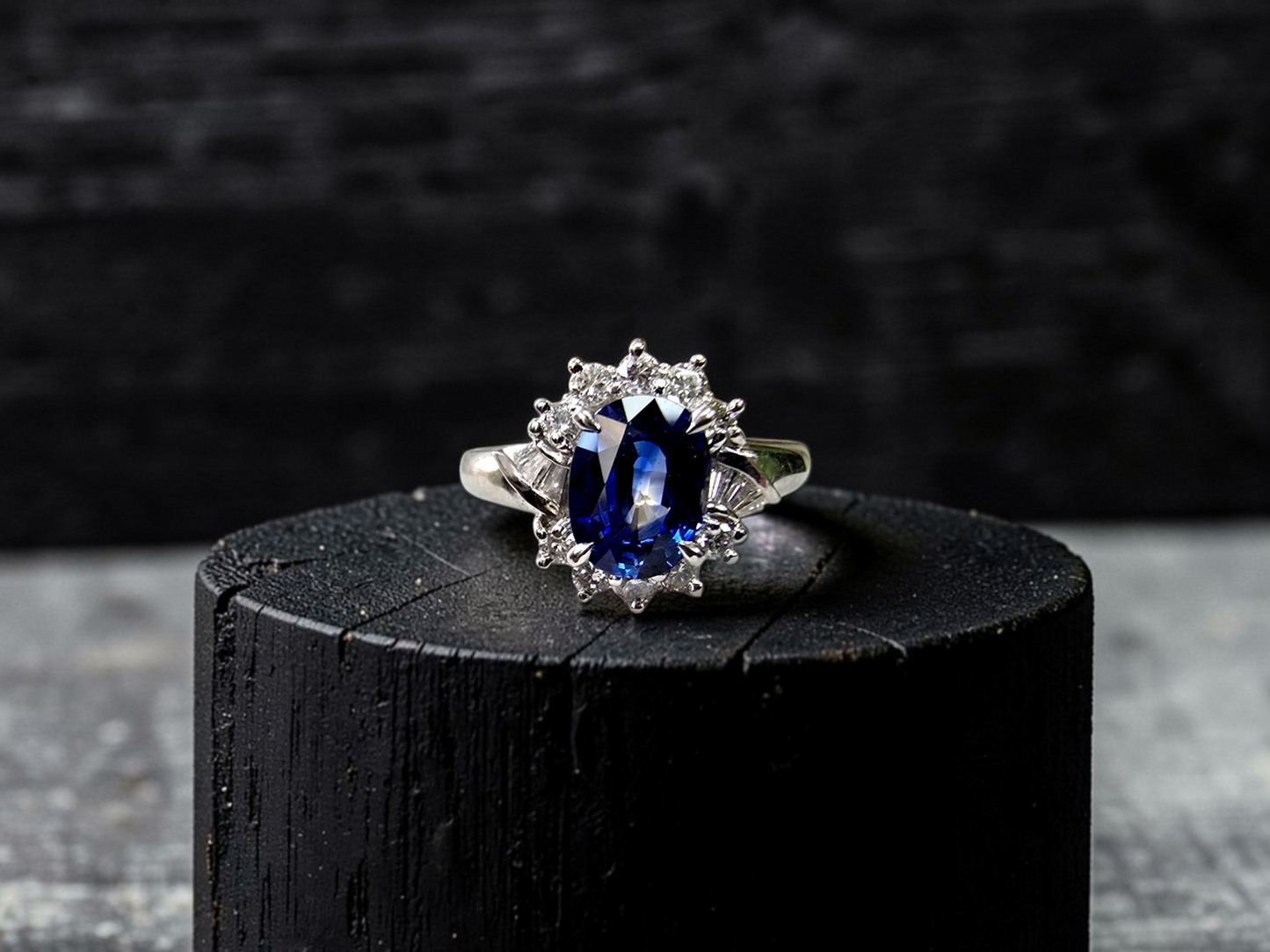 Seto MADE IN JAPAN Certified Oval Shaped 1.80 cts. Natural Deep Blue Sapphire Ring with Platinum 900 and White Diamonds Size US5.5  - R13