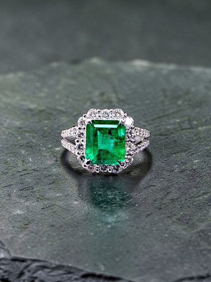 Handa MADE IN JAPAN Certified 2.34 cts. Minor Oil Vivid Green Columbian Emerald Ring with Platinum 900 and White Diamonds Size US6  - R14