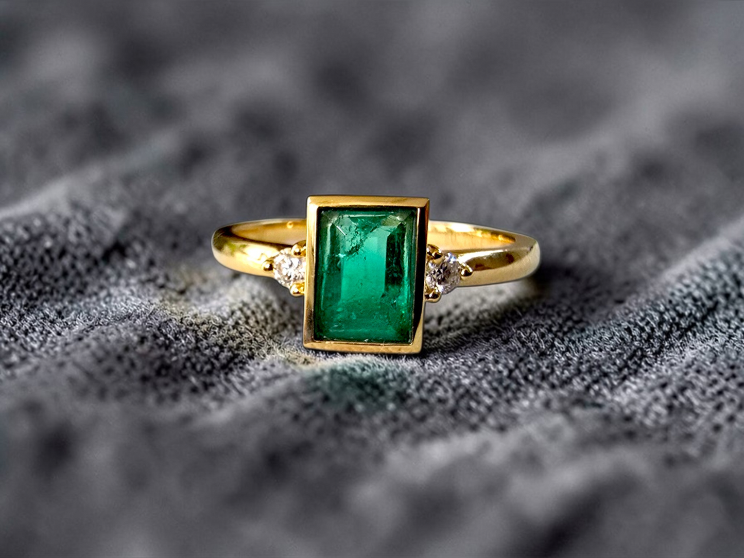 Toyokawa Certified 0.73cts. Green Columbian Emerald Ring with 18K Yellow Gold and White Diamonds Size US 6.5  - R17