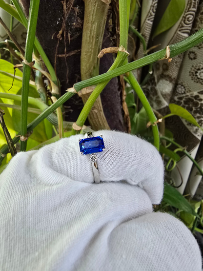 Tsushima Certified 2.02 cts. Natural Cornflower Blue Sapphire Ring with 18K White Gold and White Diamonds Size US 7.5  - R18