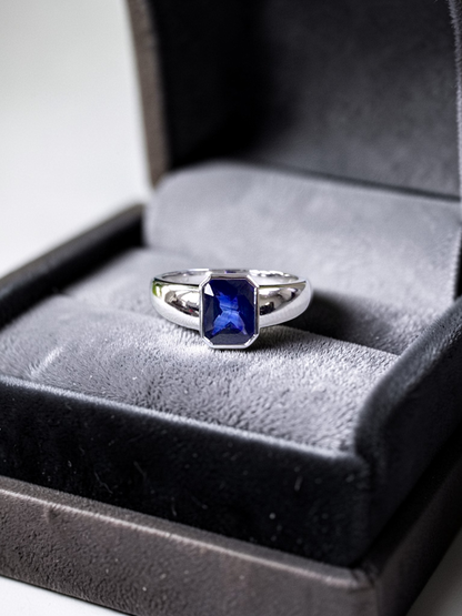 Hekinan Certified 1.72 cts. Natural Royal Blue Sapphire Men's Ring with 18K White Gold Size US 9  - R19