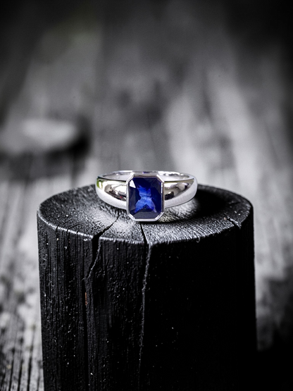 Hekinan Certified 1.72 cts. Natural Royal Blue Sapphire Men's Ring with 18K White Gold Size US 9  - R19