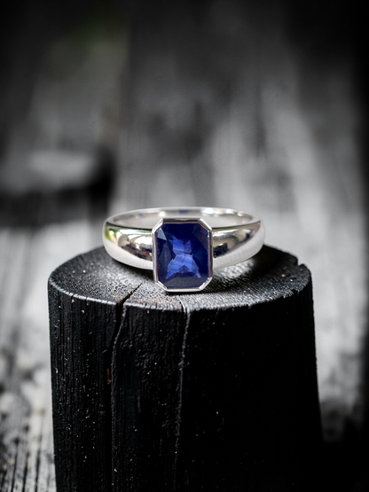 Hekinan Certified 1.72 cts. Natural Royal Blue Sapphire Men's Ring with 18K White Gold Size US 9  - R19