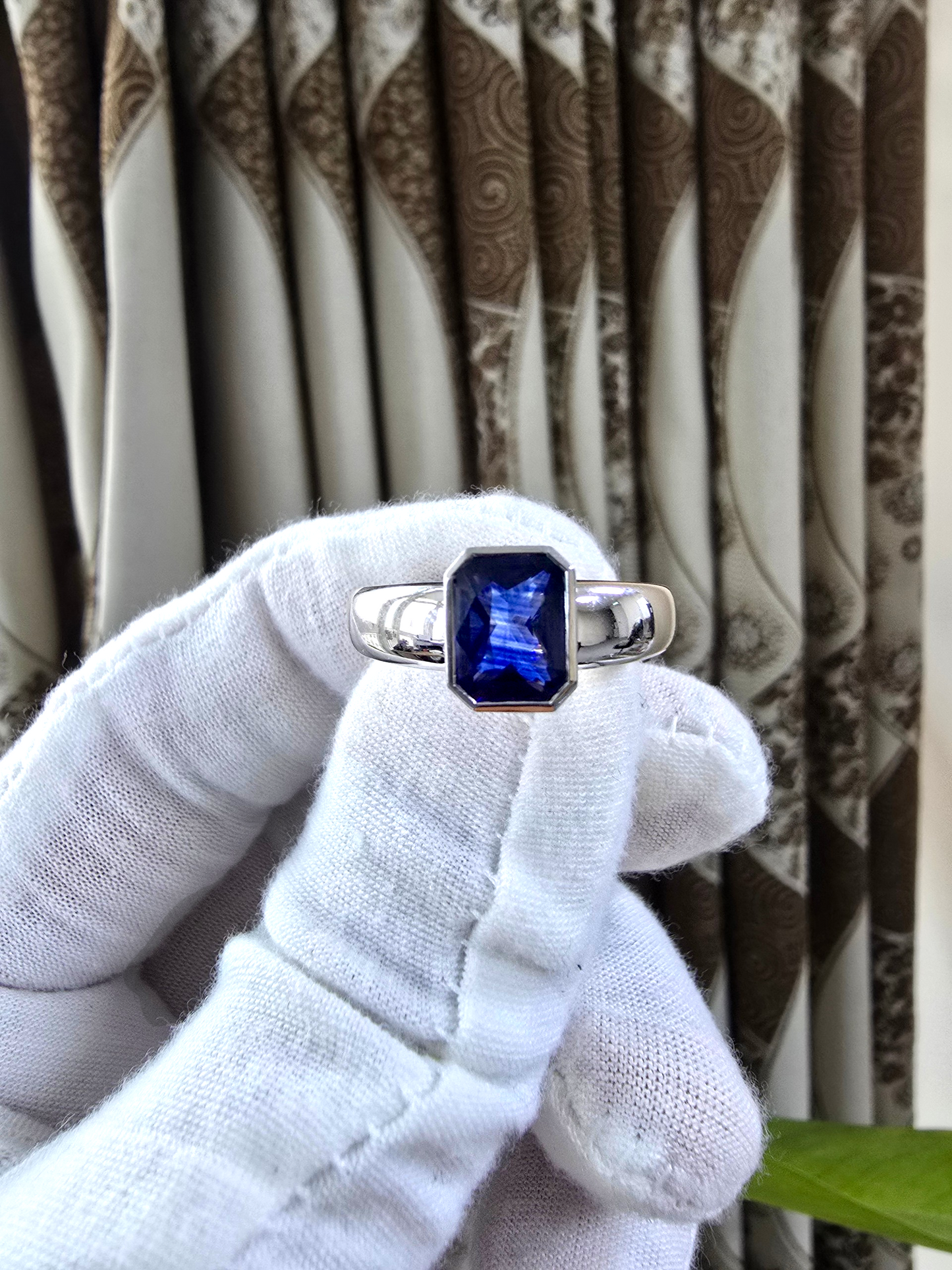 Hekinan Certified 1.72 cts. Natural Royal Blue Sapphire Men's Ring with 18K White Gold Size US 9  - R19