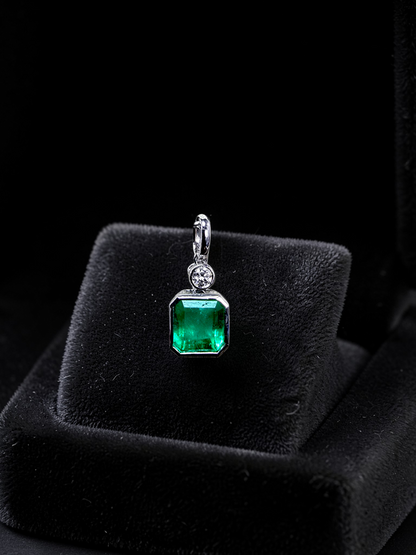 Kariya Certified 1.07 cts. Vivid Green Columbian Emerald Charm Pendant with 18K White Gold and White Diamonds - V1