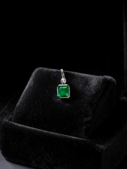 Kariya Certified 1.07 cts. Vivid Green Columbian Emerald Charm Pendant with 18K White Gold and White Diamonds - V1