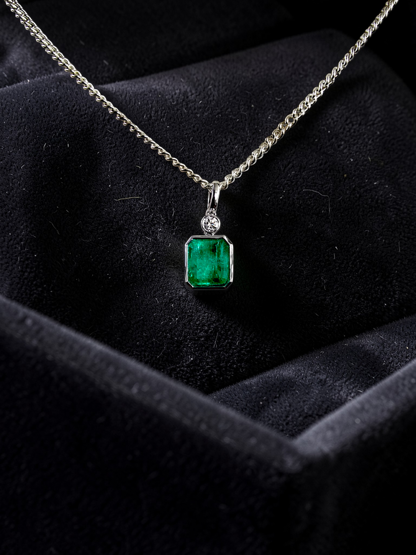 Kariya Certified 1.33 cts. Vivid Green Columbian Emerald Charm Pendant with 18K White Gold and White Diamonds - V2
