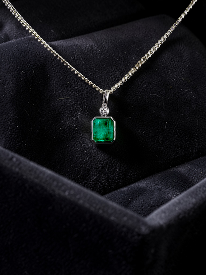 Kariya Certified 1.33 cts. Vivid Green Columbian Emerald Charm Pendant with 18K White Gold and White Diamonds - V2