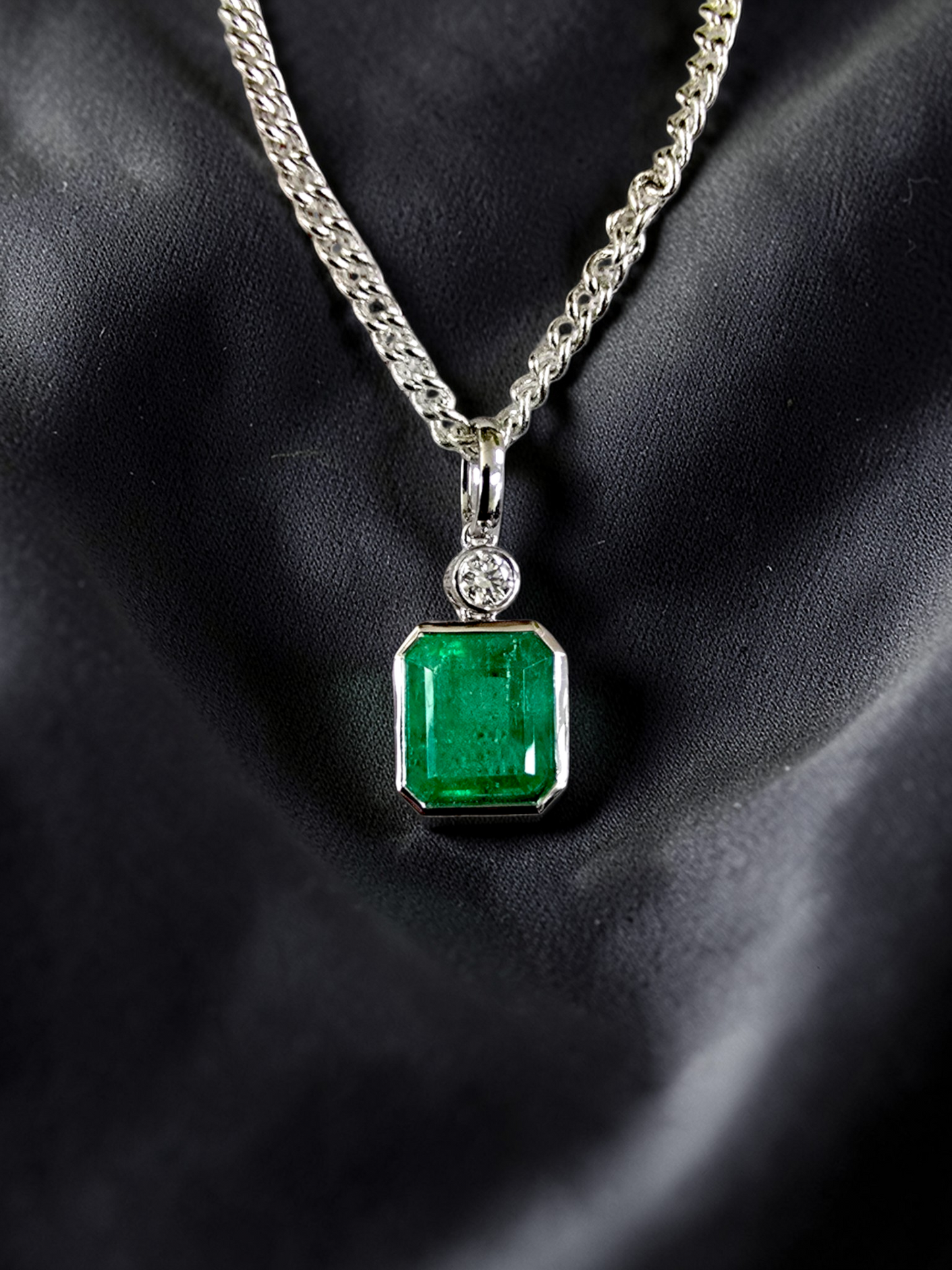 Kariya Certified 1.33 cts. Vivid Green Columbian Emerald Charm Pendant with 18K White Gold and White Diamonds - V2