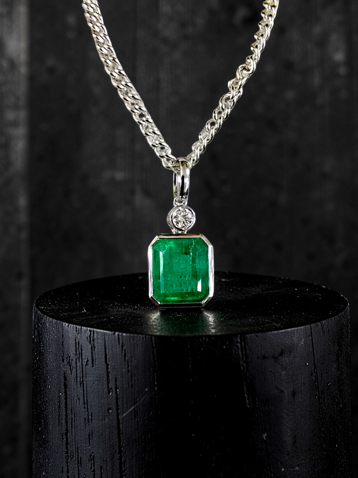 Kariya Certified 1.33 cts. Vivid Green Columbian Emerald Charm Pendant with 18K White Gold and White Diamonds - V2