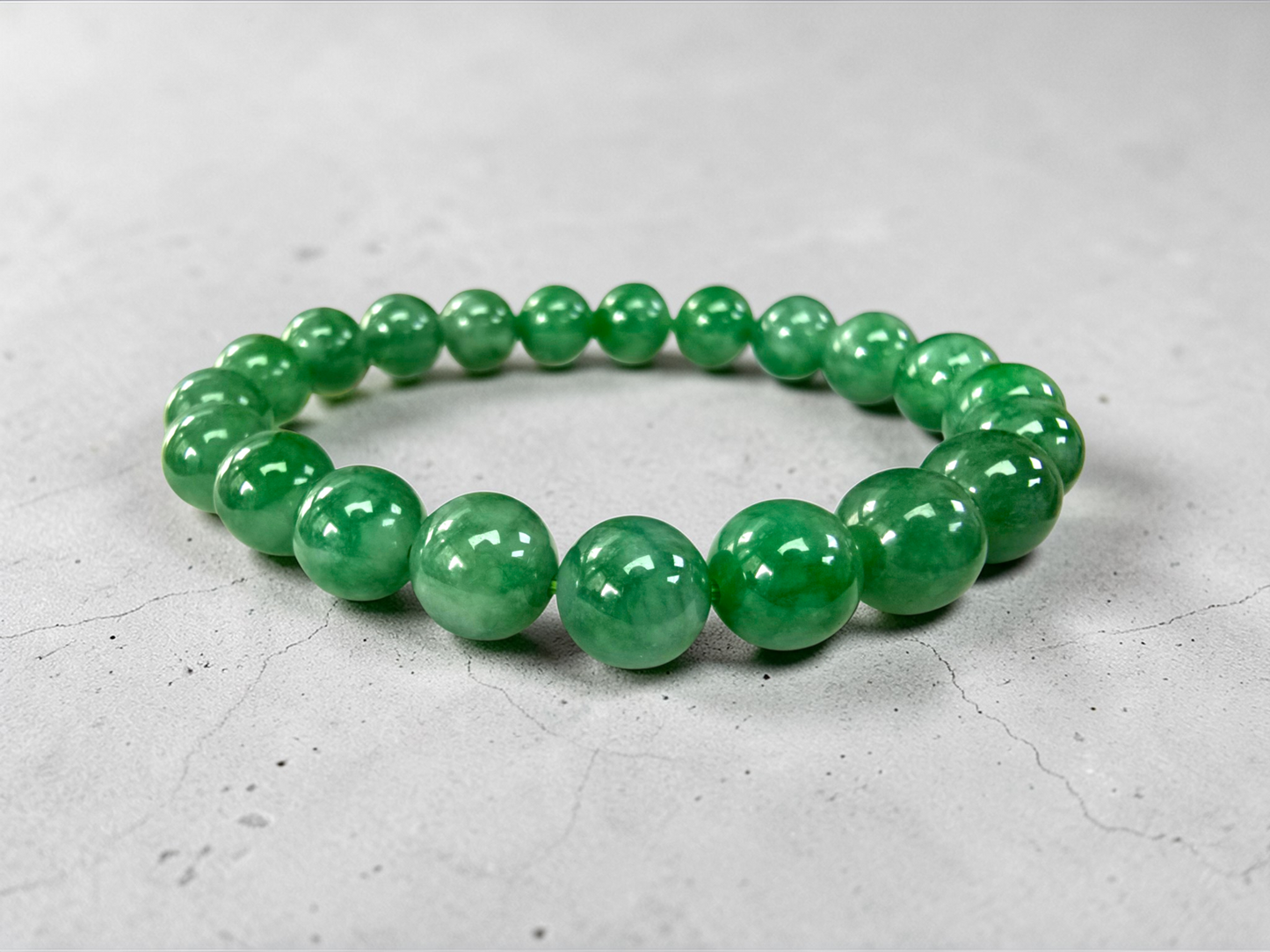Certified Japanese Vivid Imperial Green Burmese A-Jade Beaded Bracelet (MADE IN JAPAN) (9.50 mm Each x 21 beads) 05050