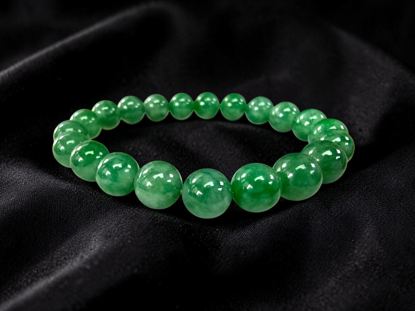 Certified Japanese Vivid Imperial Green Burmese A-Jade Beaded Bracelet (MADE IN JAPAN) (9.50 mm Each x 21 beads) 05050