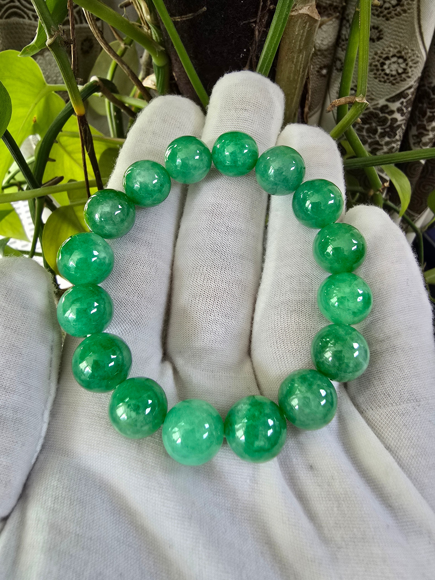 Certified Japanese Bright Green Burmese A-Jade Beaded Bracelet (MADE IN JAPAN) (12.50 - 13.00 mm Each x 16 beads) 05051