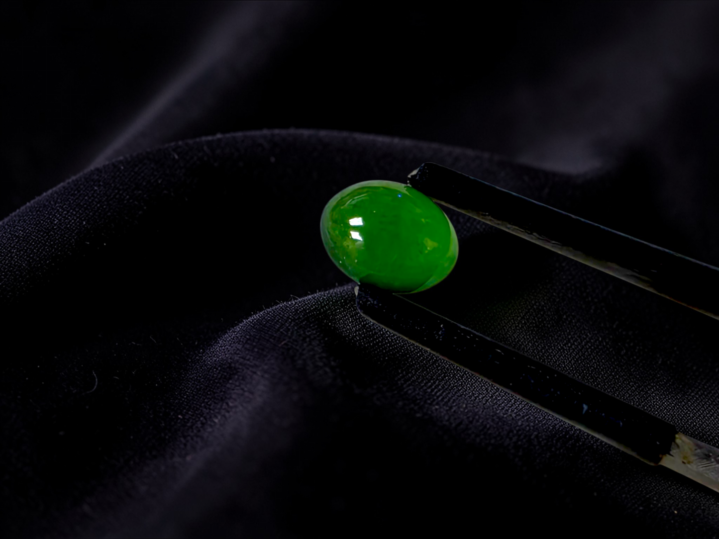 Certified MADE IN JAPAN 1.43 cts. Intense Imperial Green Burmese A-Jadeite Oval Cabochon Loose Stone LS31