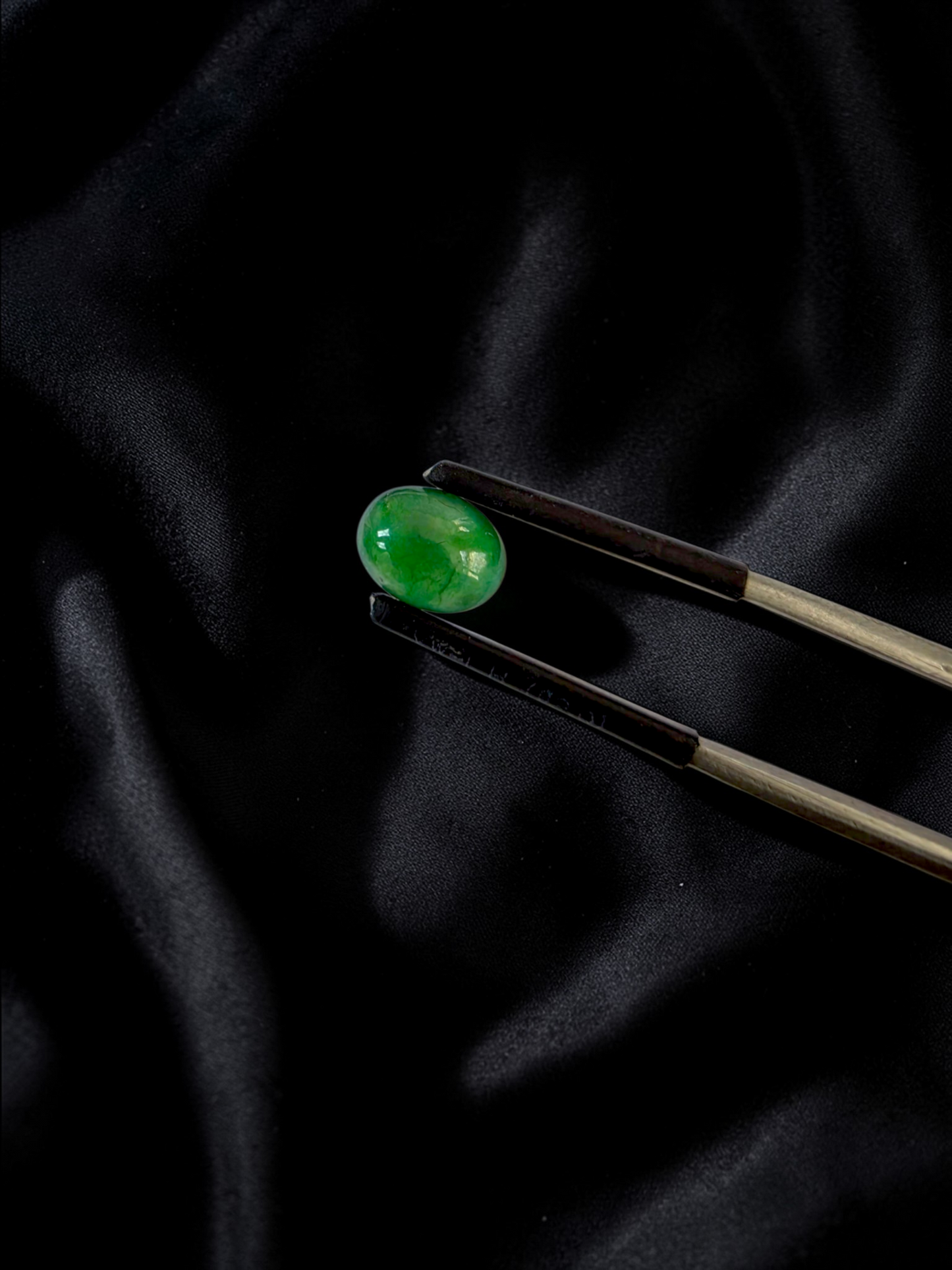 Certified MADE IN JAPAN 1.888 cts. Intense Deep Green Burmese A-Jadeite Oval Cabochon Loose Stone LS32