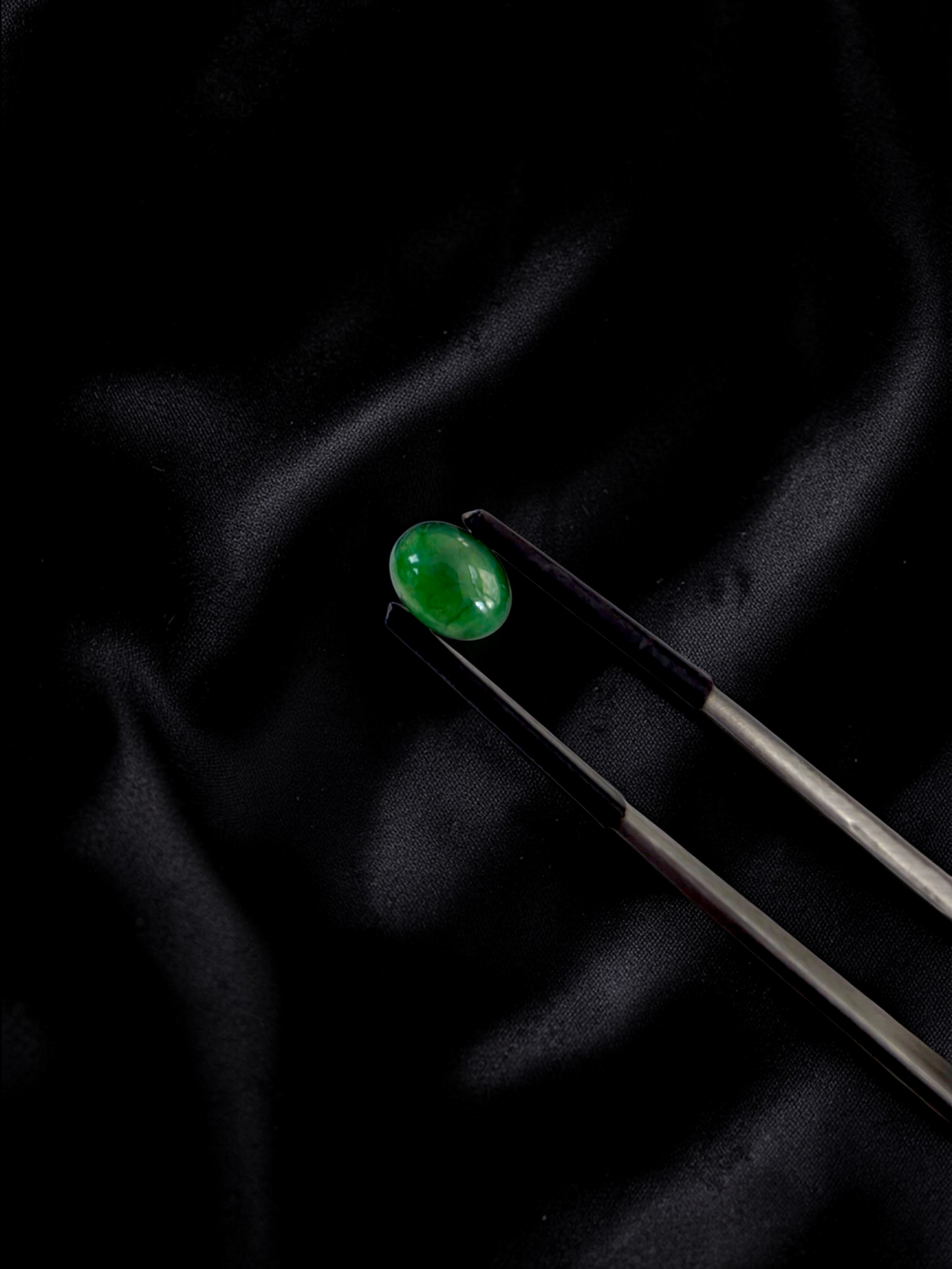 Certified MADE IN JAPAN 1.888 cts. Intense Deep Green Burmese A-Jadeite Oval Cabochon Loose Stone LS32