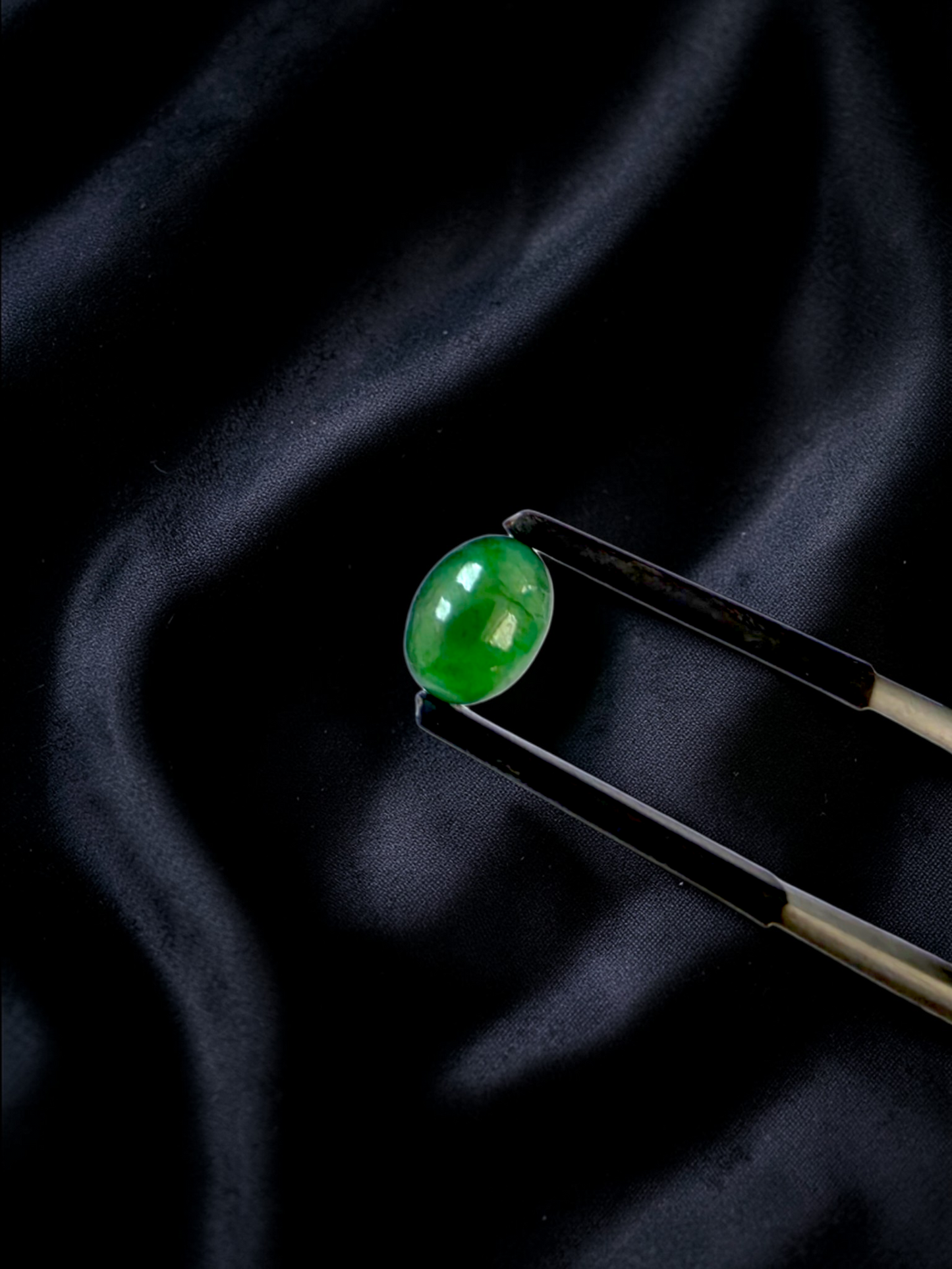Certified MADE IN JAPAN 1.888 cts. Intense Deep Green Burmese A-Jadeite Oval Cabochon Loose Stone LS32