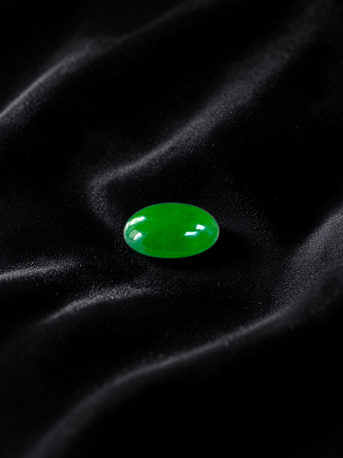 Certified MADE IN JAPAN 1.20 cts. Intense Bright Imperial Green Burmese A-Jadeite Oval Cabochon Loose Stone LS33