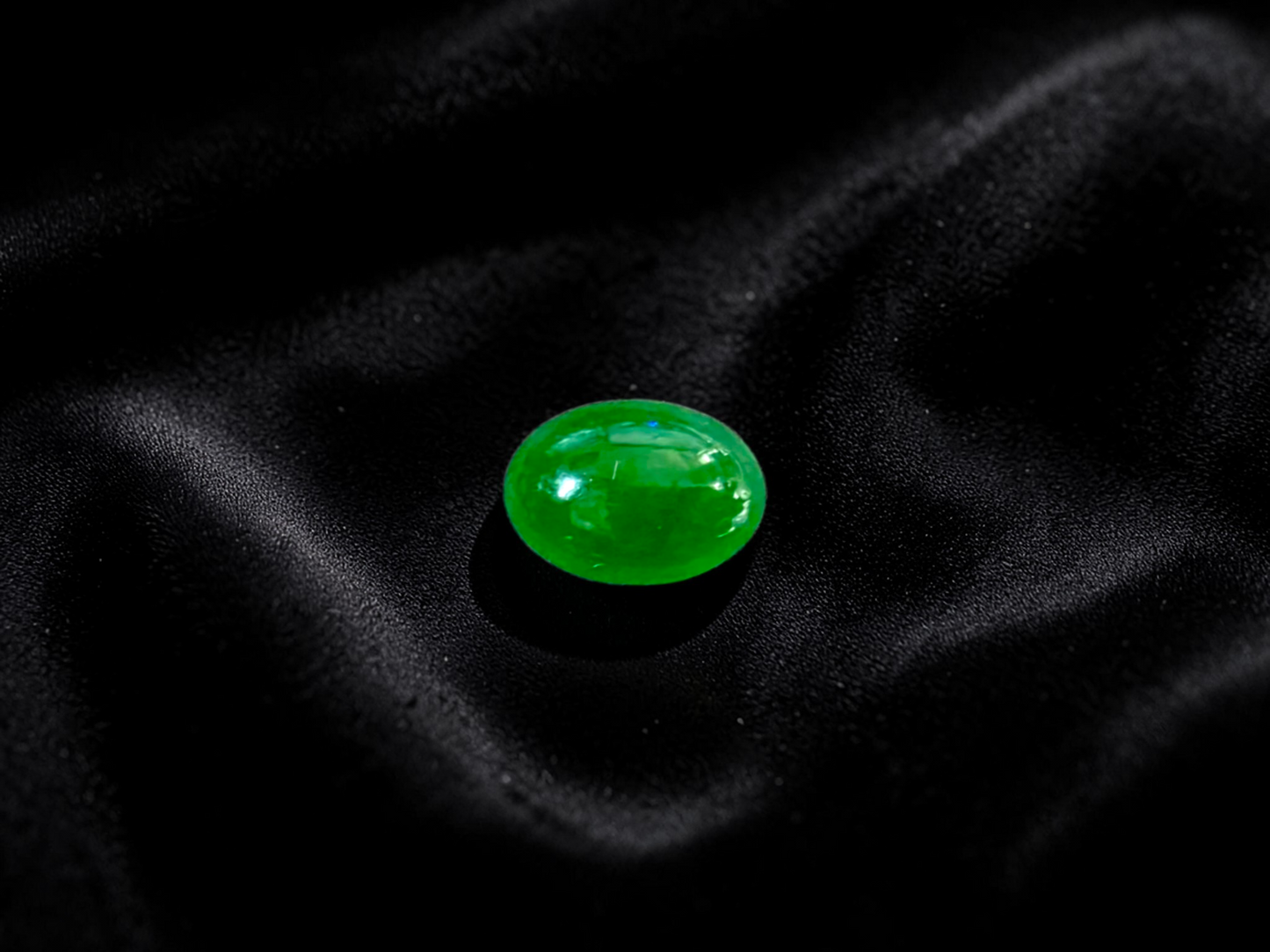 Certified MADE IN JAPAN 1.20 cts. Intense Bright Imperial Green Burmese A-Jadeite Oval Cabochon Loose Stone LS33